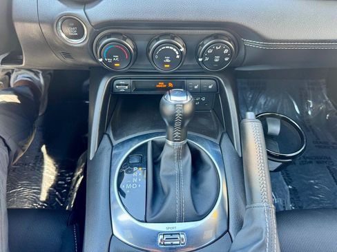 Used 2023 MAZDA MX-5 Miata Club RWD image 19