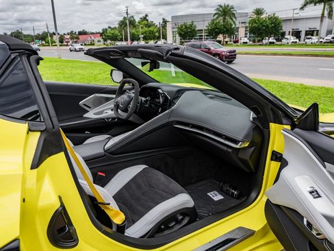 Used 2023 Chevrolet Corvette Stingray Preferred Conv w/ Z51 Performance Package RWD image 35