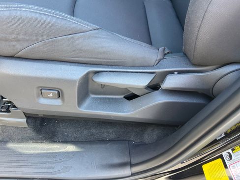 Used 2025 Toyota Tacoma SR5 image 9