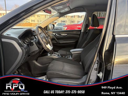 Used 2018 Nissan Rogue SV image 14