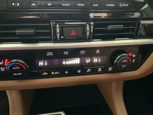 Used 2025 Nissan Pathfinder Platinum w/ Cargo Package image 16