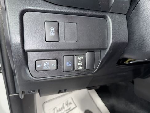 Used 2023 Toyota Tacoma TRD Off-Road w/ Technology Package AWD/4WD image 29