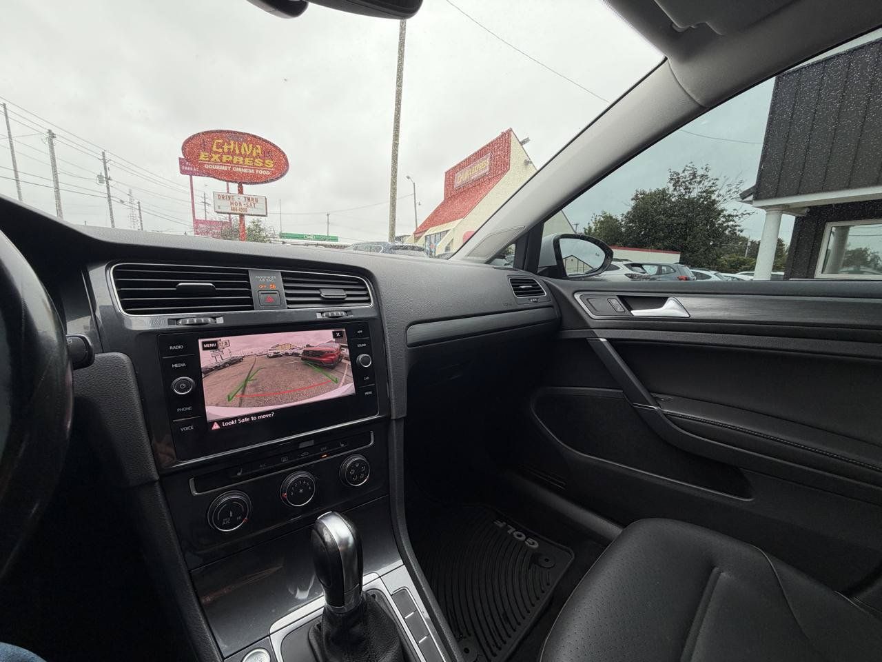 Used 2019 Volkswagen Golf S FWD image 22