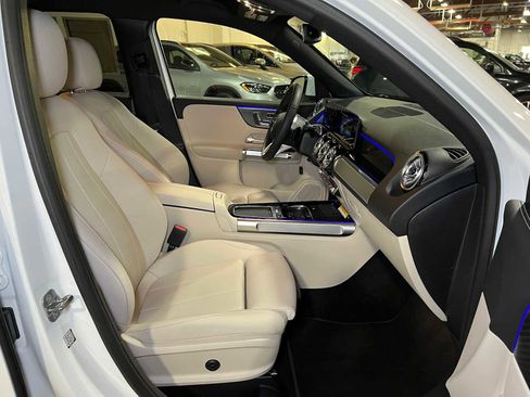 Certified 2025 Mercedes-Benz GLB 250 4MATIC image 12