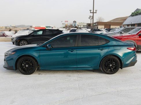 Used 2026 Toyota Camry SE image 3