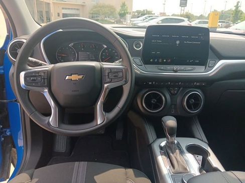 Used 2025 Chevrolet Blazer LT image 25