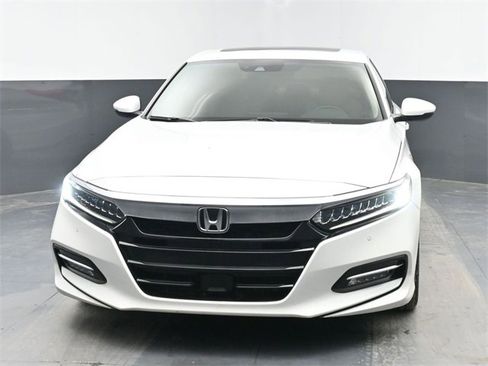 Used 2019 Honda Accord Touring image 3