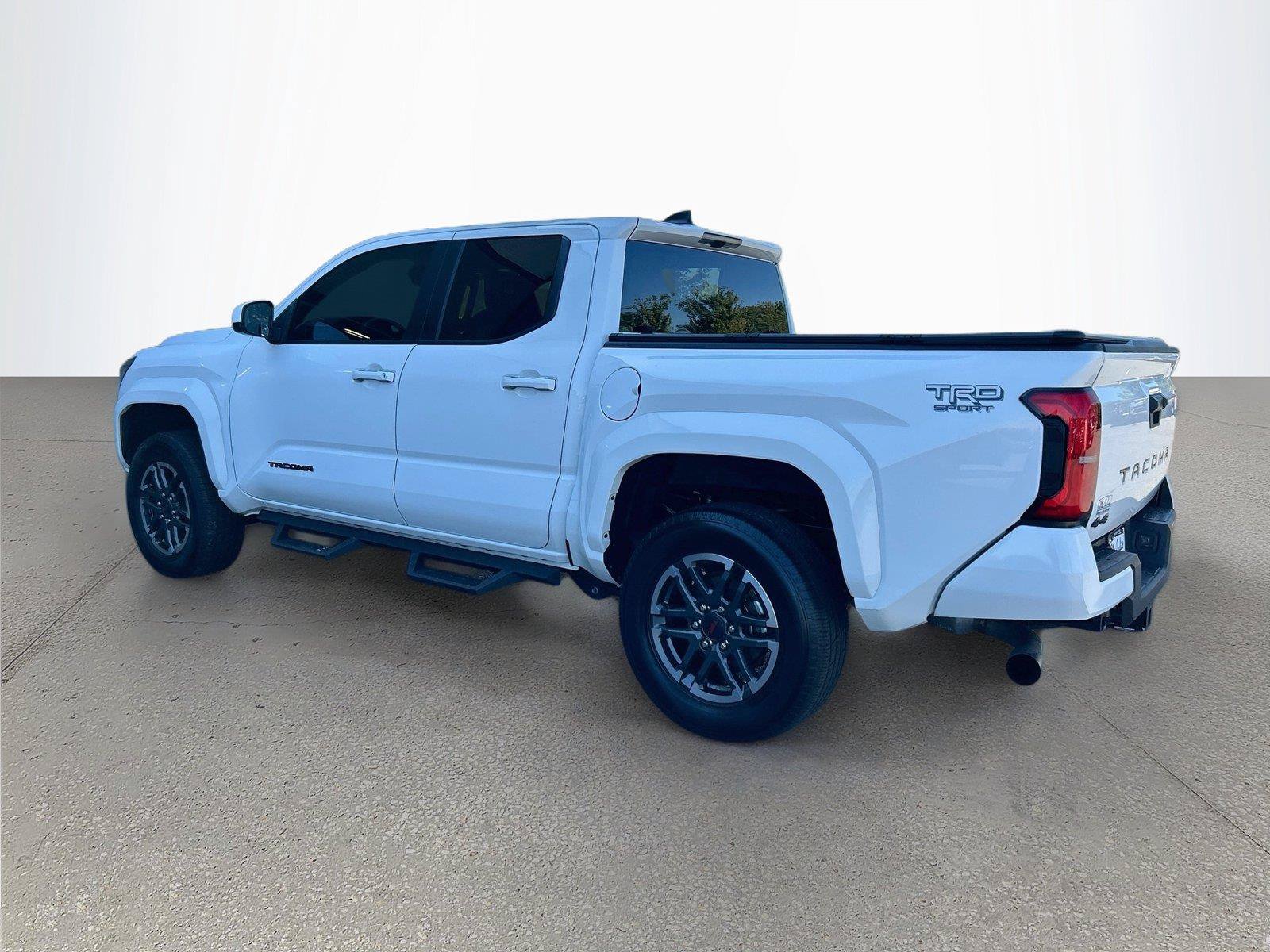 Used 2024 Toyota Tacoma TRD Sport AWD/4WD image 6