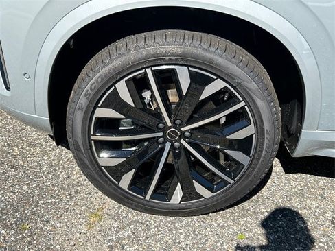 New 2026 Volvo XC90 B6 Ultra w/ Protection Package image 8