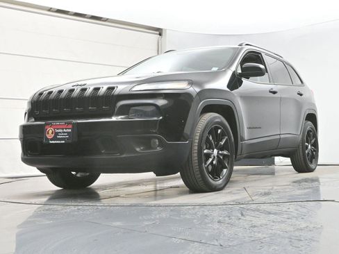Used 2014 Jeep Cherokee Altitude w/ Comfort/Convenience Group image 21