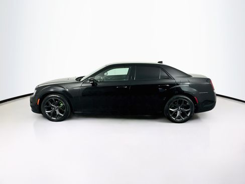 Used 2021 Chrysler 300 S RWD image 4