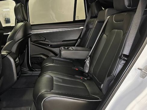 Used 2025 Jeep Wagoneer S Limited AWD/4WD image 22