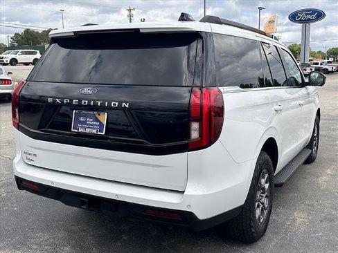 Certified 2025 Ford Expedition Active RWD image 3