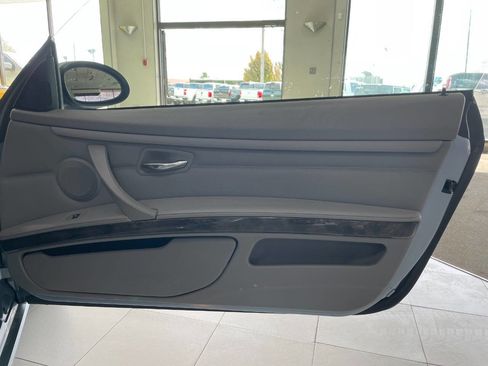 Used 2009 BMW 328i Convertible image 27