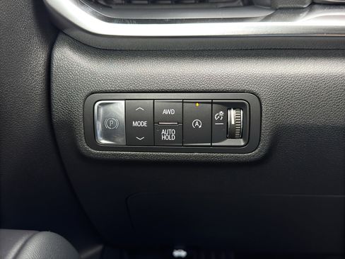 New 2026 GMC Terrain Elevation w/ Elevation Premium Package AWD/4WD image 18
