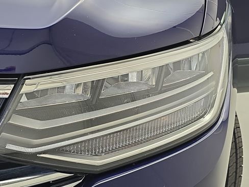 Used 2022 Volkswagen Tiguan SE FWD image 32
