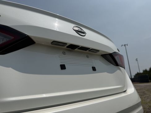 Used 2024 Nissan Altima 2.5 SV w/ SV Premium Package FWD image 7