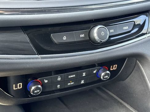 Certified 2021 Buick Enclave Preferred FWD image 17