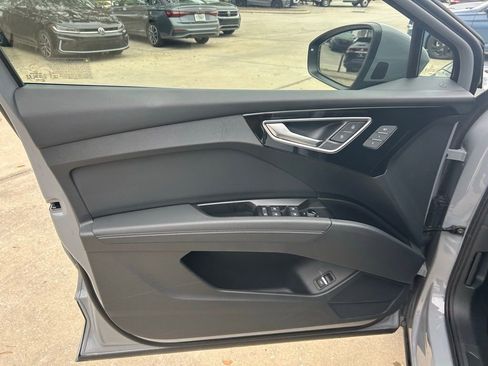 Used 2023 Audi Q4 e-tron Premium Plus w/ Premium Plus image 49