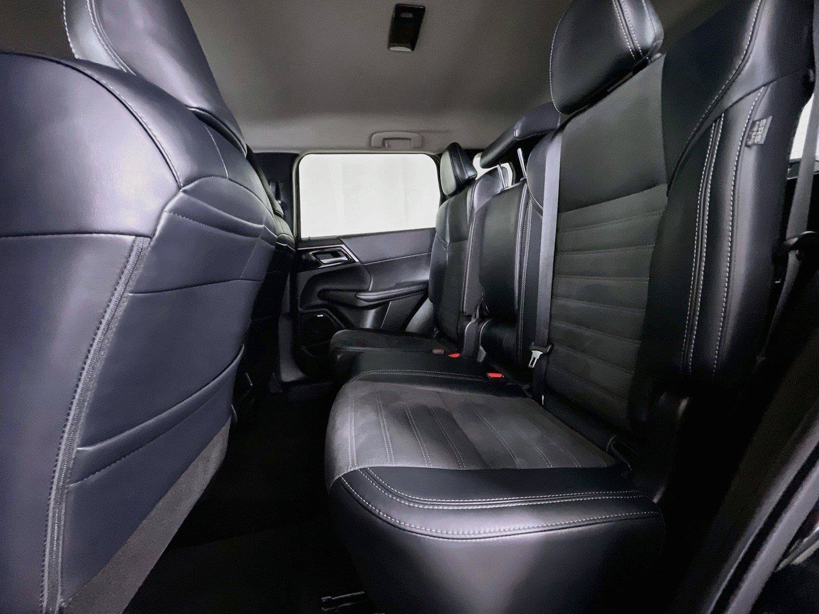 Used 2025 Mitsubishi Outlander SE AWD/4WD image 28