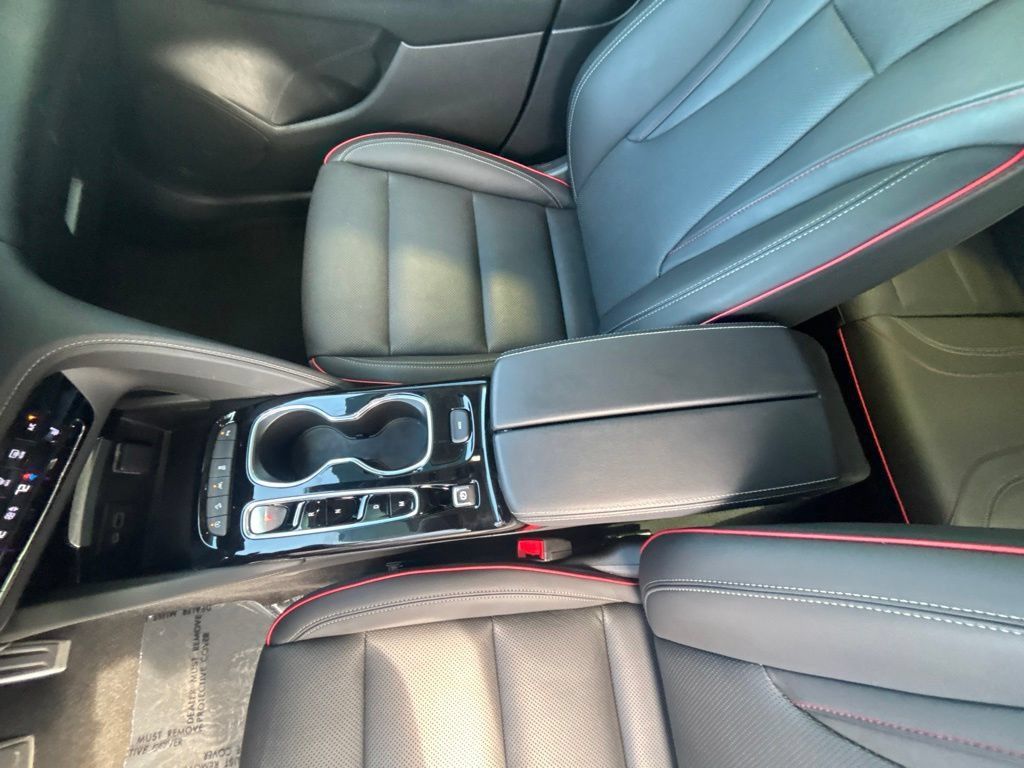 Used 2023 Buick Envision Essence w/ Sport Touring Package AWD/4WD image 15
