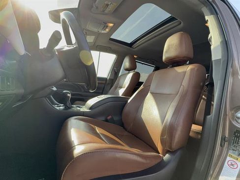 Used 2019 Toyota Highlander Limited image 11
