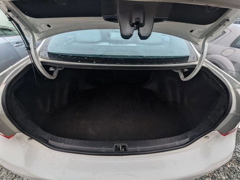 Used 2013 Toyota Corolla LE image 29