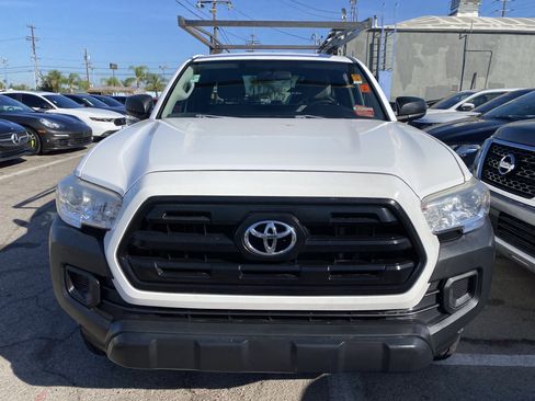 Used 2017 Toyota Tacoma SR RWD image 3