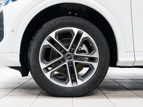 Used 2025 Audi Q5 Premium image 7