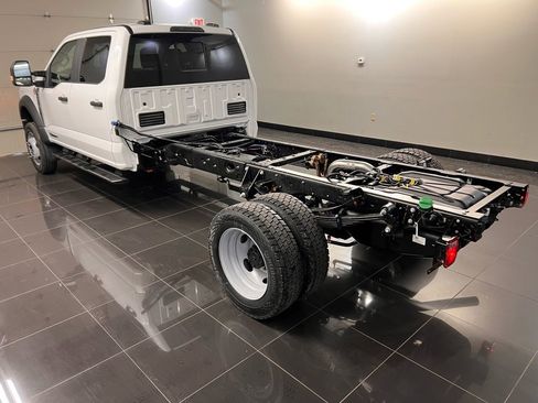 New 2026 Ford F550 4x4 Crew Cab image 4