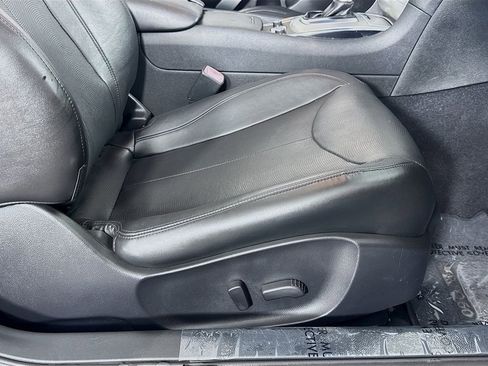 Used 2014 INFINITI Q60 Convertible w/ Premium Package image 32