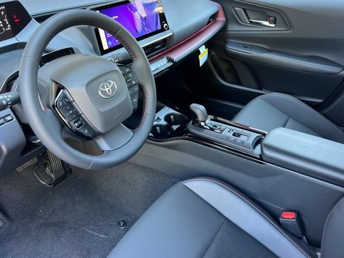 New 2027 Toyota Prius Plug-In Hybrid FWD image 9