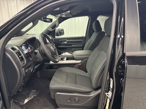 New 2026 RAM 1500 4x4 Crew Cab image 19