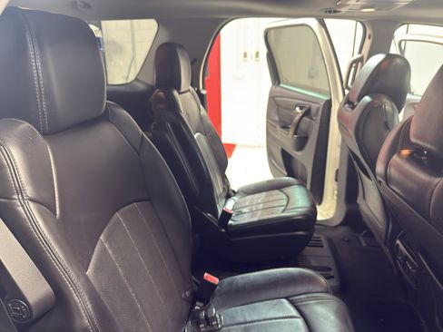 Used 2013 GMC Acadia Denali image 27