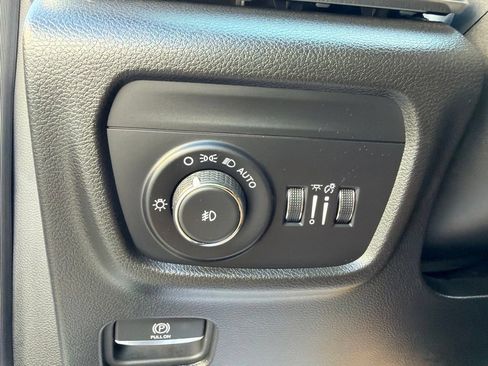 Used 2024 Jeep Grand Cherokee Summit AWD/4WD image 32
