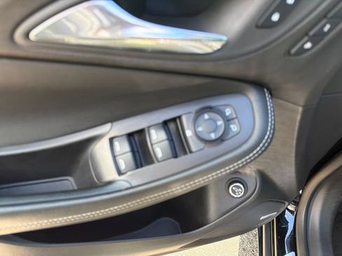 Used 2025 Buick Encore GX Avenir w/ Avenir Convenience Package AWD/4WD image 11