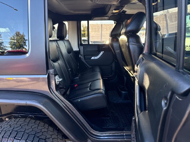 Used 2017 Jeep Wrangler Unlimited Rubicon AWD/4WD image 10
