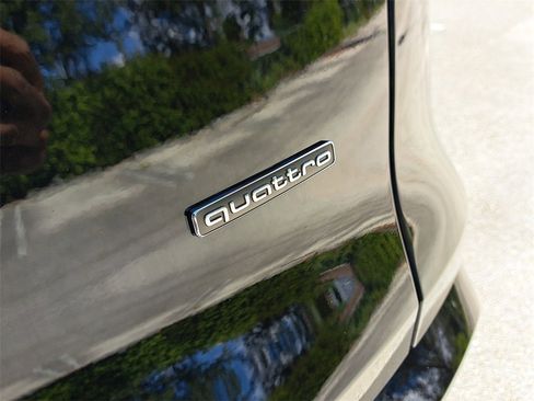 New 2025 Audi Q5 Premium w/ Convenience Package image 5