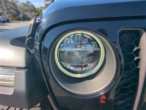 Used 2022 Jeep Gladiator Mojave w/ LED Lighting Group image 11