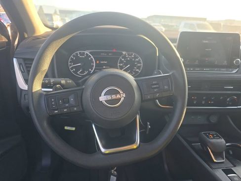 Used 2023 Nissan Rogue S AWD/4WD image 14
