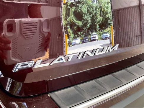 Used 2023 Ford Explorer Platinum w/ Technology Package AWD/4WD image 25