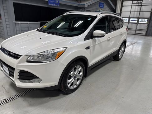 Used 2016 Ford Escape Titanium image 3