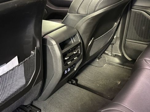 Used 2023 Jeep Grand Cherokee Limited image 29