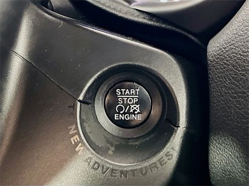 Used 2017 Jeep Renegade Latitude image 16