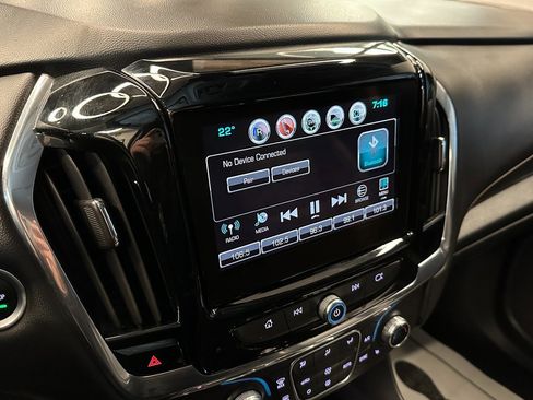Used 2018 Chevrolet Traverse LT image 11