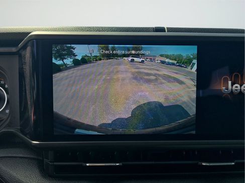 Used 2026 Jeep Wrangler Sport AWD/4WD image 15