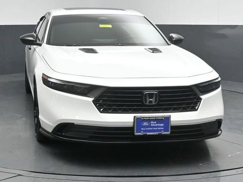 Used 2025 Honda Accord Sport image 2