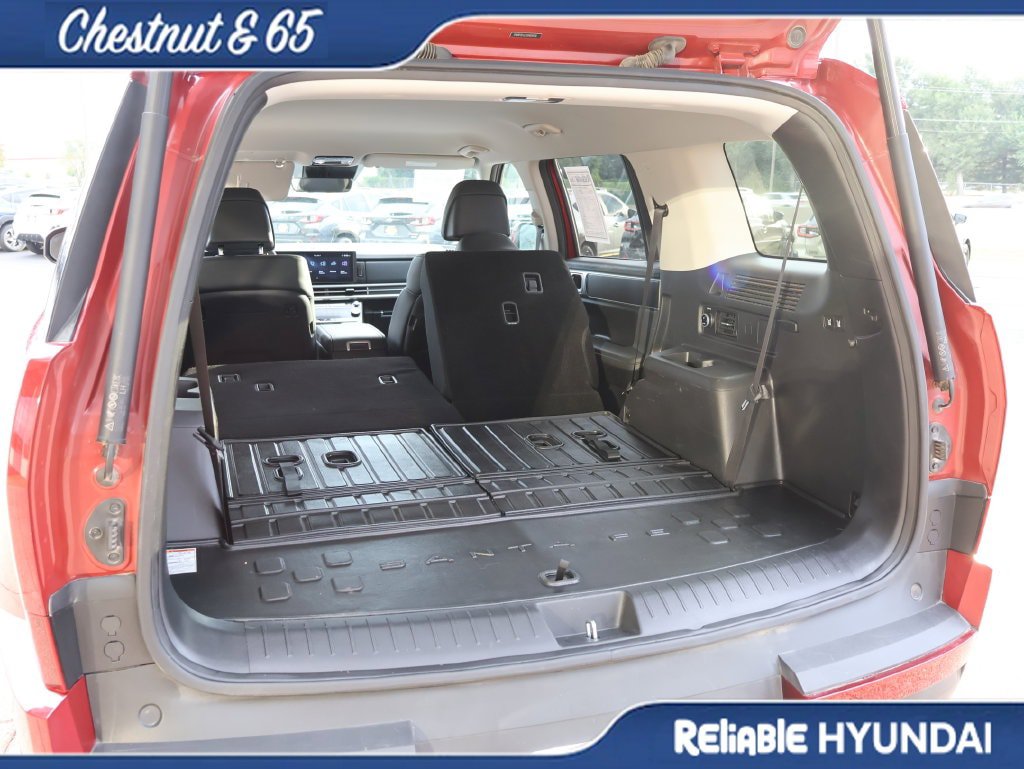 Used 2025 Hyundai Santa Fe SEL AWD/4WD image 16