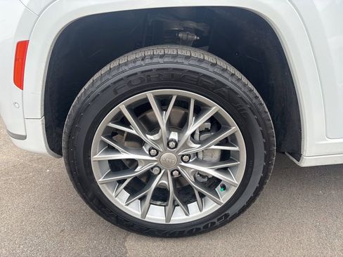 Used 2022 Jeep Grand Cherokee L Summit w/ Luxury Tech Group V image 11