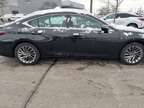 Certified 2025 Lexus ES 300h Ultra Luxury image 2